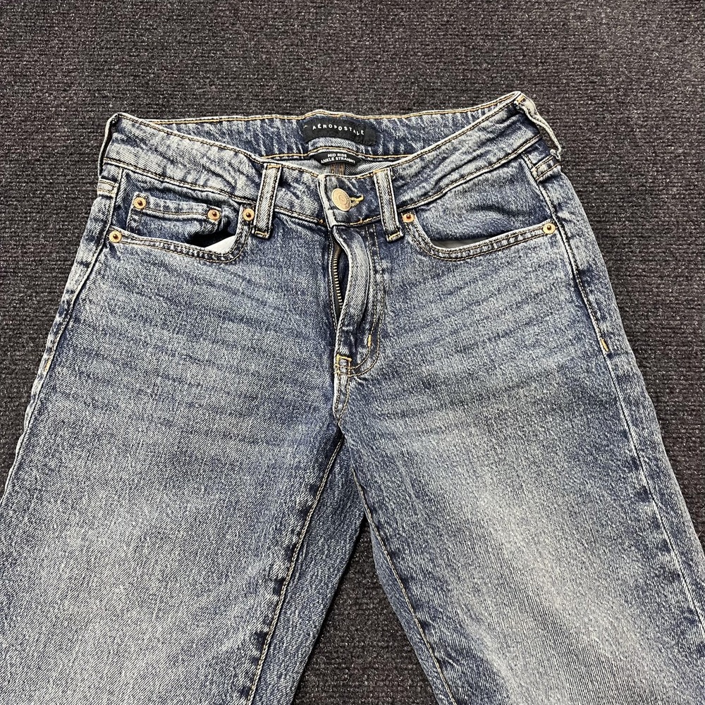 Aeropostale Mid Rise Ankle Straight Jeans Womens 0 Medium Blue Stretch Denim - Picture 1 of 11